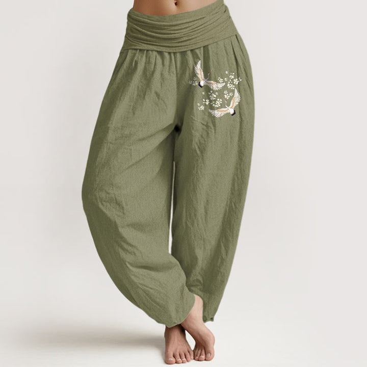 Pantalones harén de algodón puro para mujer con cintura elástica y estampado de flores y grullas de Buddha Stones - Verde oliva - US22，UK/AU26，EU54 (6XL) - image 14