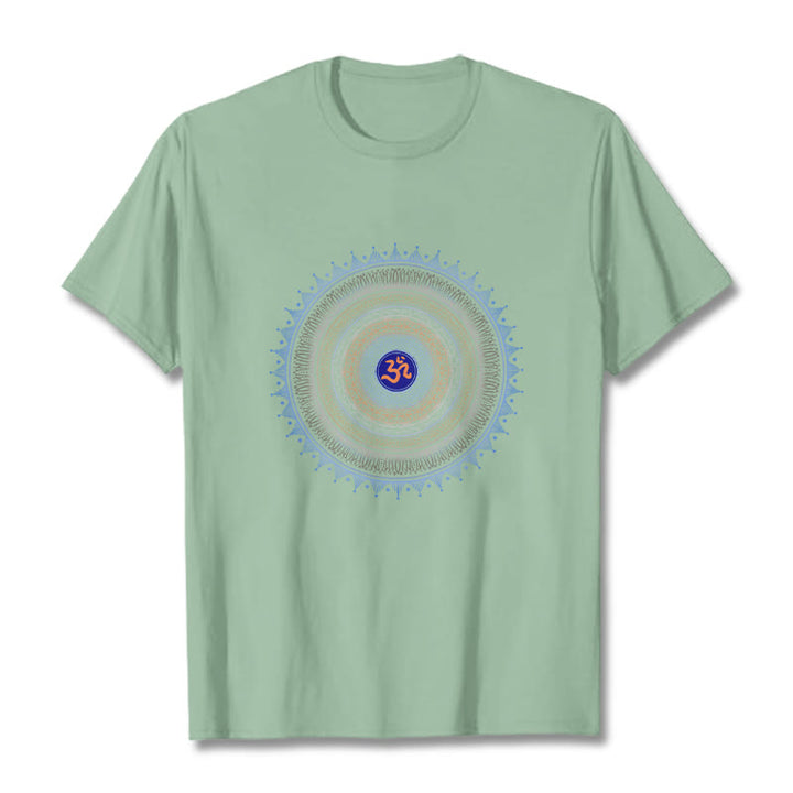 Camiseta con estampado OM de flor de mandala y Buddha Stones - Verde pálido - 2XL - image 14
