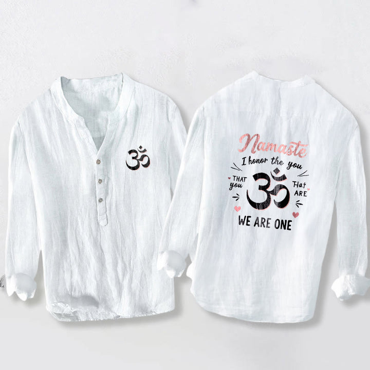 Camisa de manga larga para hombre con botones y estampado Om de Buddha Stones "Namaste I Honrate the You". Diseño de media botonadura en algodón y lino. - Blanco - US/UK/AU50, EU60 (5XL) - image 0