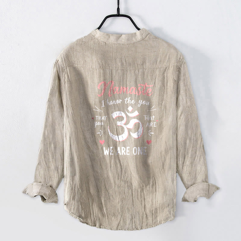 Camisa de manga larga para hombre con botones y estampado Om de Buddha Stones "Namaste I Honrate the You". Diseño de media botonadura en algodón y lino. - image 5
