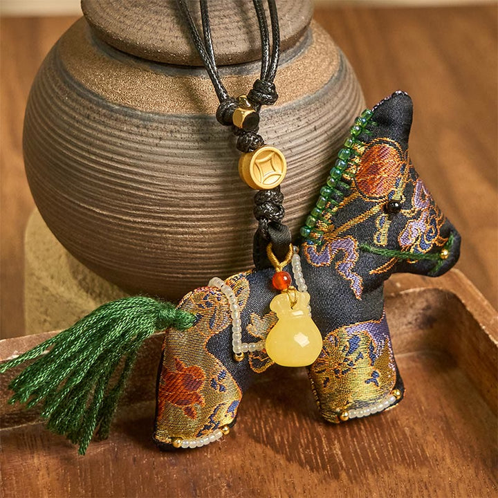 Decoración colgante con brocado de seda y lirio de Buddha Stones , Año de la Canción del Caballo - Patrón de lirio - image 0