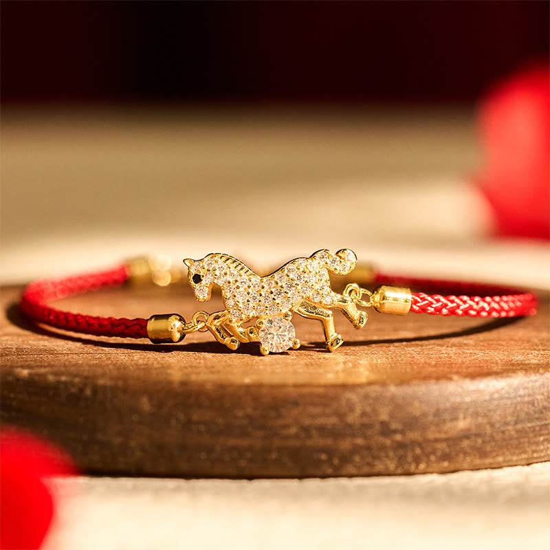 Pulsera ajustable de hilo rojo con Buddha Stones en plata de ley 925 y el año del caballo dorado. - image 1