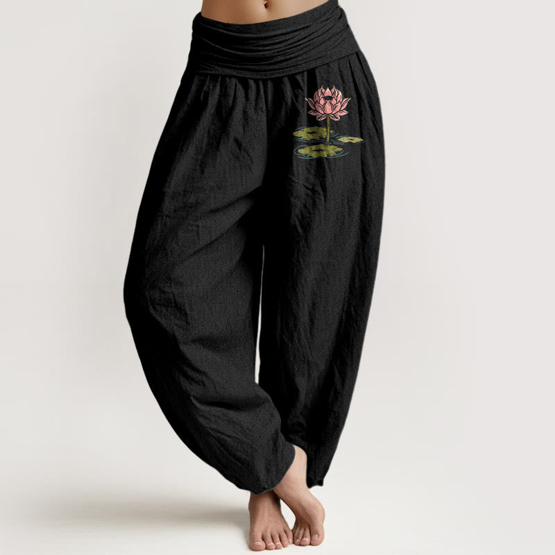 Pantalones bombachos de cintura elástica para mujer, de algodón puro con estampado de hojas y flores de loto de Buddha Stones. - Negro - US16，UK/AU20，EU48 (3XL) - image 0