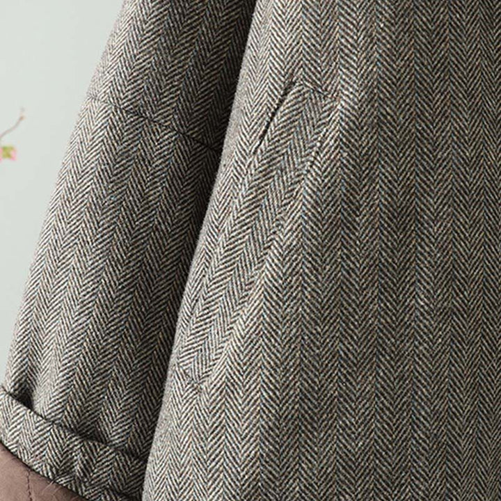 Chaqueta térmica de manga larga con botones marrones y bolsillos para mujer de Buddha Stones - image 5