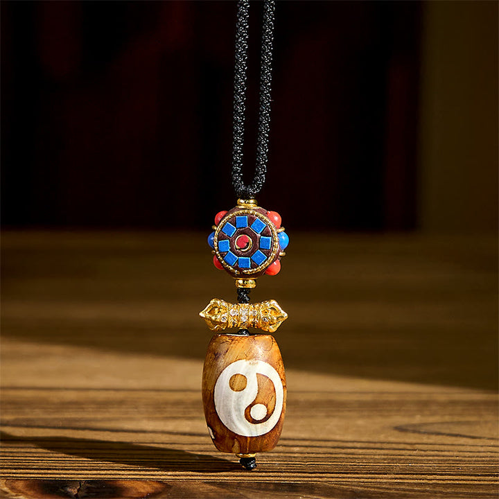 Collar con colgante de bendición de ágata Dzi de nueve ojos con diseño Bagua Yin Yang tibetano de Buddha Stones - image 1