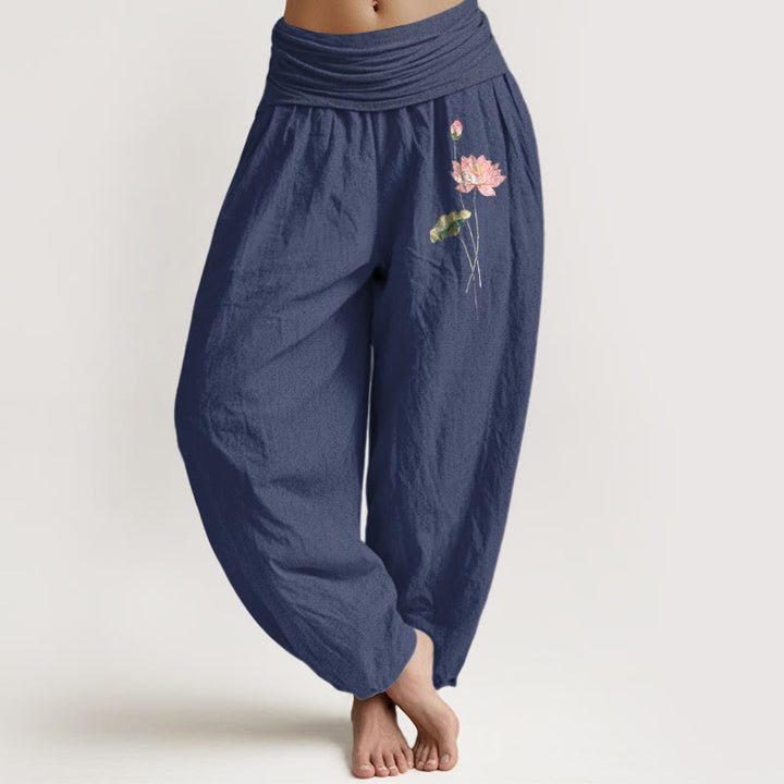Pantalón tipo harem de algodón puro con cintura elástica, estampado de flores de loto rosa y hojas de loto con Buddha Stones. - Azul pizarra oscuro - US16，UK/AU20，EU48 (3XL) - image 8