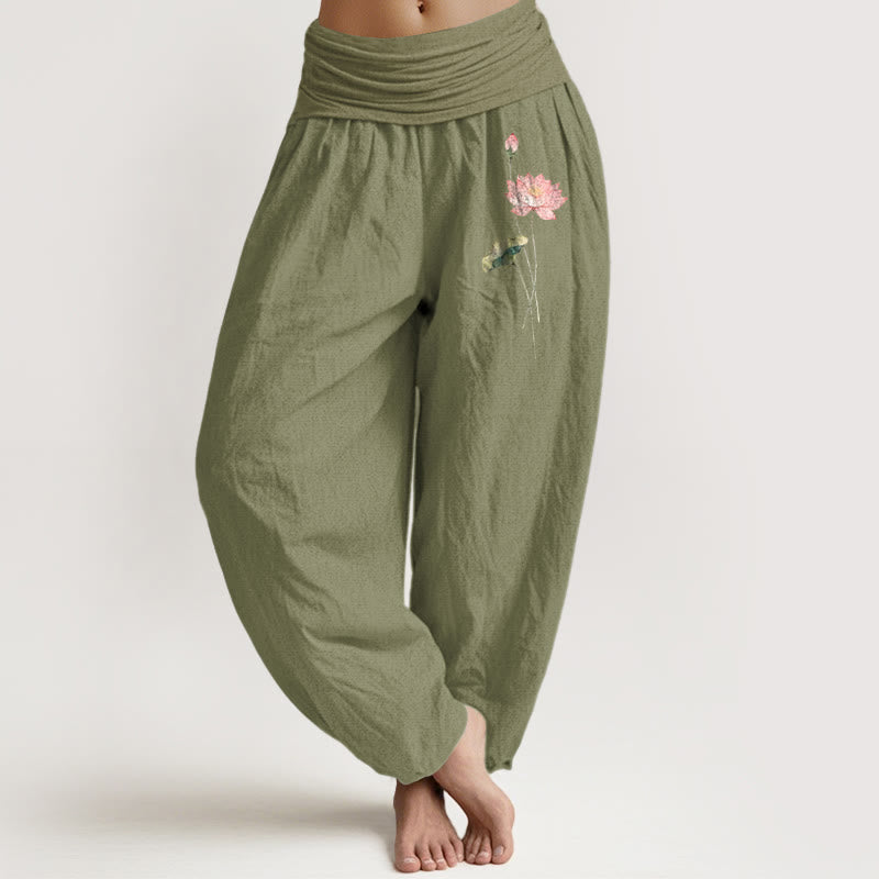 Pantalón tipo harem de algodón puro con cintura elástica, estampado de flores de loto rosa y hojas de loto con Buddha Stones. - Verde oliva - US16，UK/AU20，EU48 (3XL) - image 14