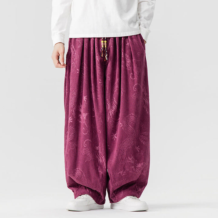 Pantalones tipo harem para hombre, de pana de algodón, con estampado de dragón y fénix de invierno con Buddha Stones y bolsillos. - Rojo violeta medio - US/UK/AU46, EU56 (5XL) - image 9