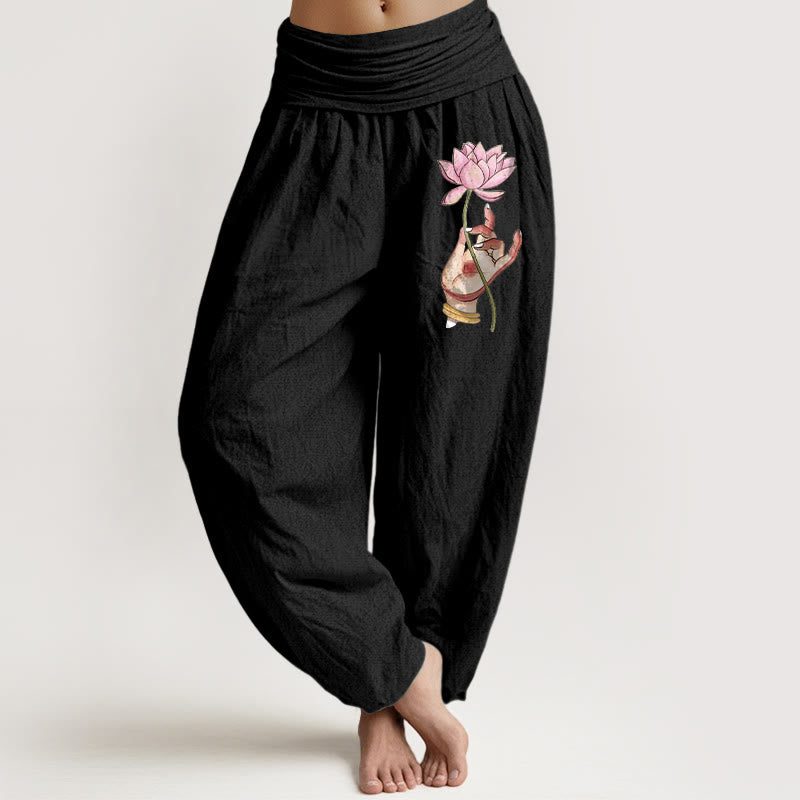 Pantalones bombachos de algodón con cintura elástica para mujer, con estampado de Buddha Stones sosteniendo una mano y un delicado diseño de loto. - Azul pizarra oscuro - US16，UK/AU20，EU48 (3XL) - image 0