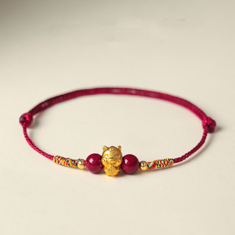 Pulsera de la suerte con hilo rojo de cinabrio y Buddha Stones en plata de ley 999 con el personaje Fu del Año del Caballo - image 1