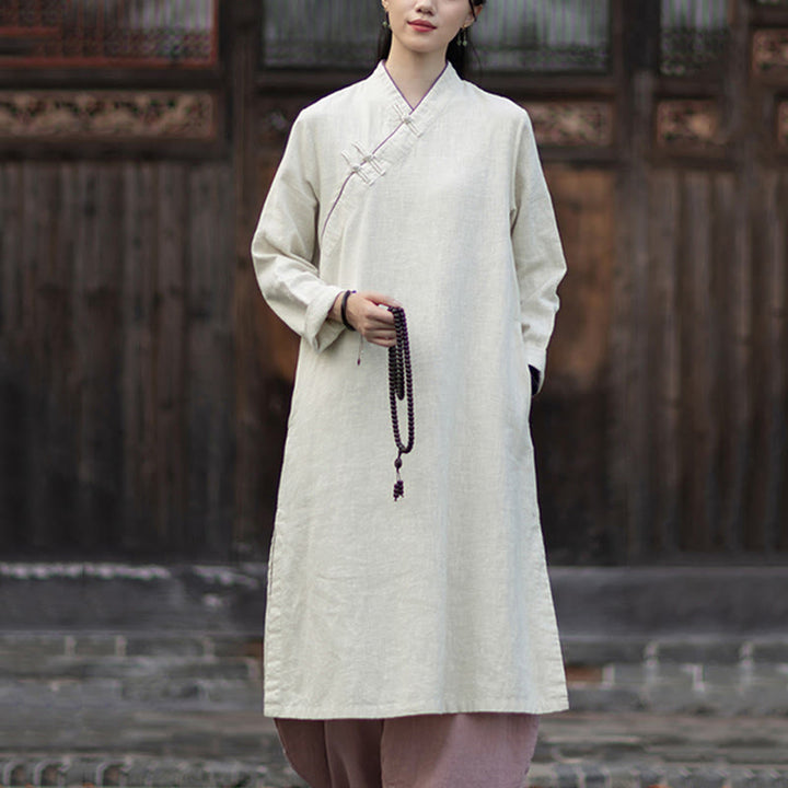 Vestido cheongsam midi de lino y ramio con mangas largas y botones de rana de Buddha Stones y bolsillos - image 9