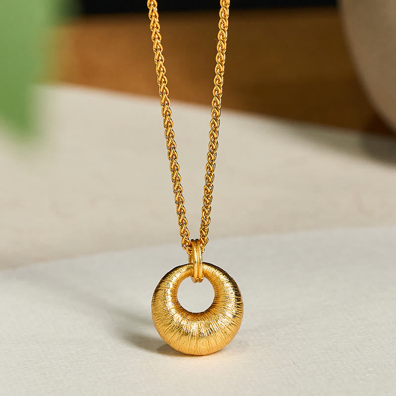 Collar con colgante de riqueza con textura de hebilla de paz de cobre chapado en oro de 24 quilates y Buddha Stones - Collar de cadena con hebilla de la paz - image 0