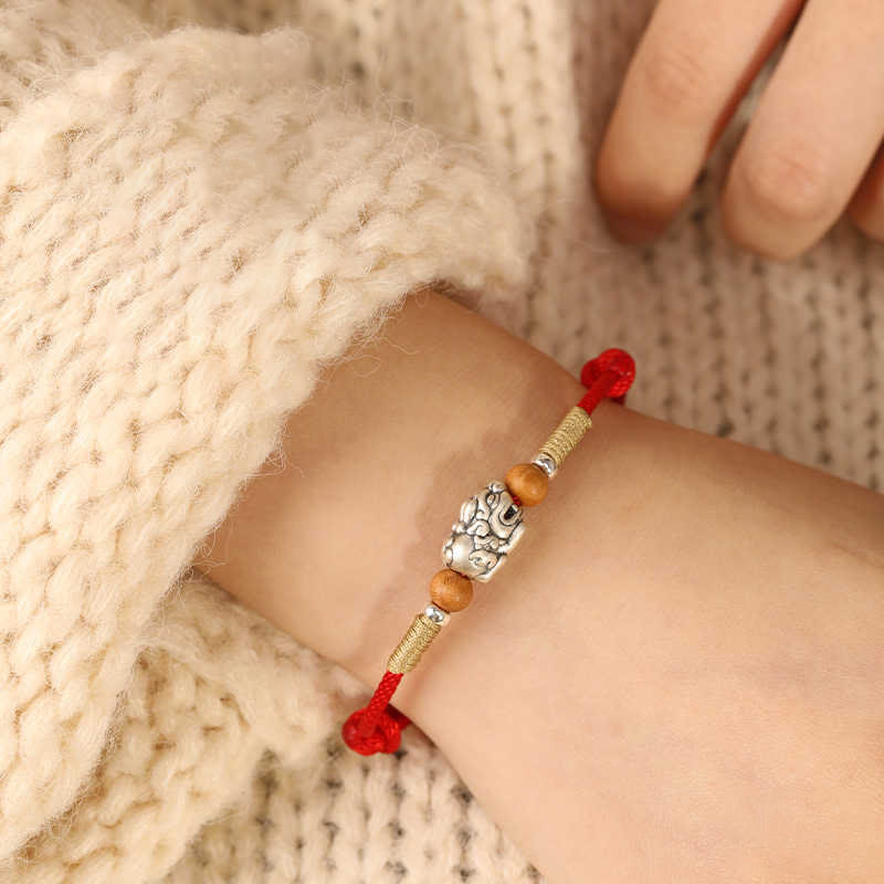 Pulsera tobillera trenzada hecha a mano con cuentas de madera de melocotón y dije de Pixiu de Buddha Stones en plata de ley 999. - image 17