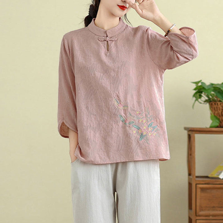 Camisa de algodón para mujer con cuello mandarín, manga tres cuartos y un botón de rana con bordado de flores de Buddha Stones - image 18