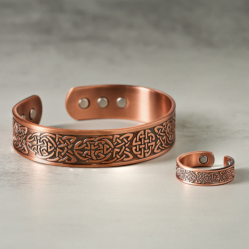 Brazalete abierto con diseño de líneas abstractas de cobre y Buddha Stones - image 0