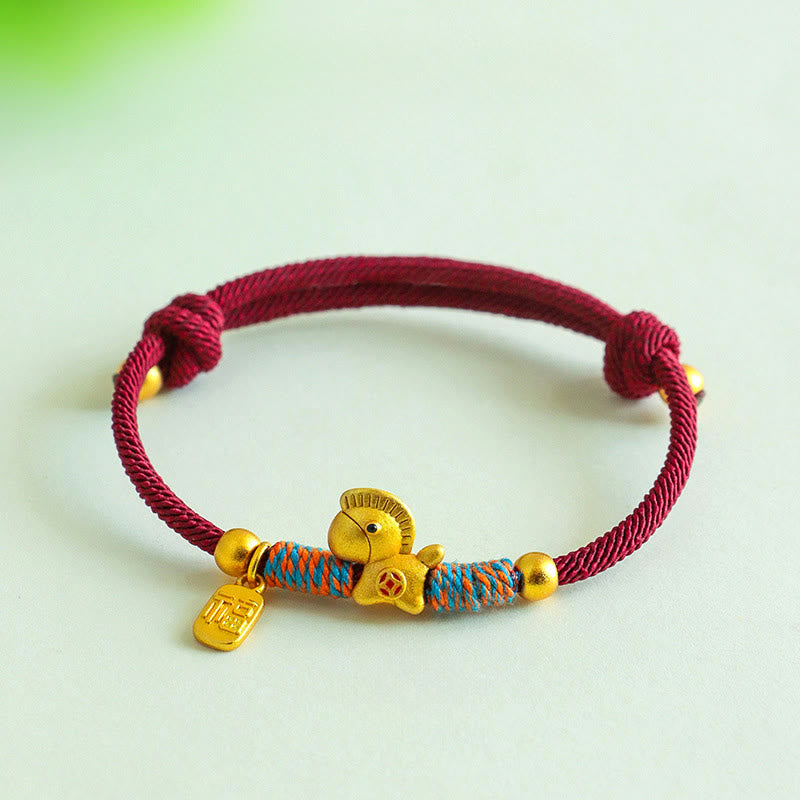 Pulsera de cuerda de la suerte con Buddha Stones en plata de ley 999 con el personaje Fu del Año del Caballo. - Caballo dorado con cuerda roja (circunferencia de la muñeca: 14-19 cm) - image 1