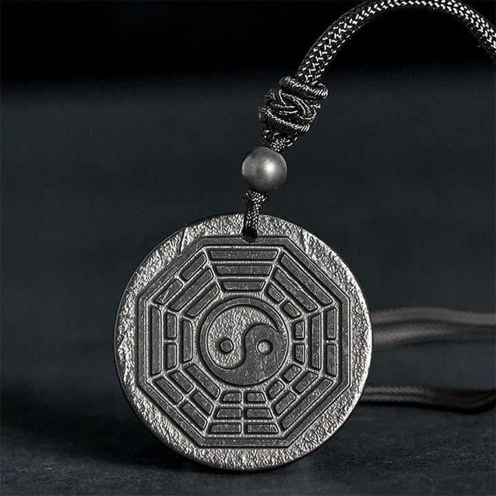 Collar con colgante de protección Bagua Yin Yang con auténtica piedra de shungita de Buddha Stones - Piedra de shungita (Protección ♥ Conexión a tierra) - 35-40 mm - image 0