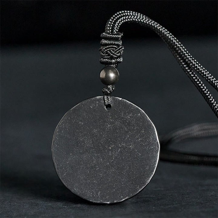 Collar con colgante de piedra de shungita auténtica con diseño circular de Buddha Stones y protección. - image 1