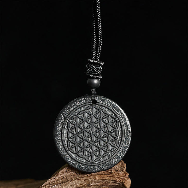 Collar con colgante de protección de piedra de shungita auténtica con diseño tallado de Buddha Stones - image 2