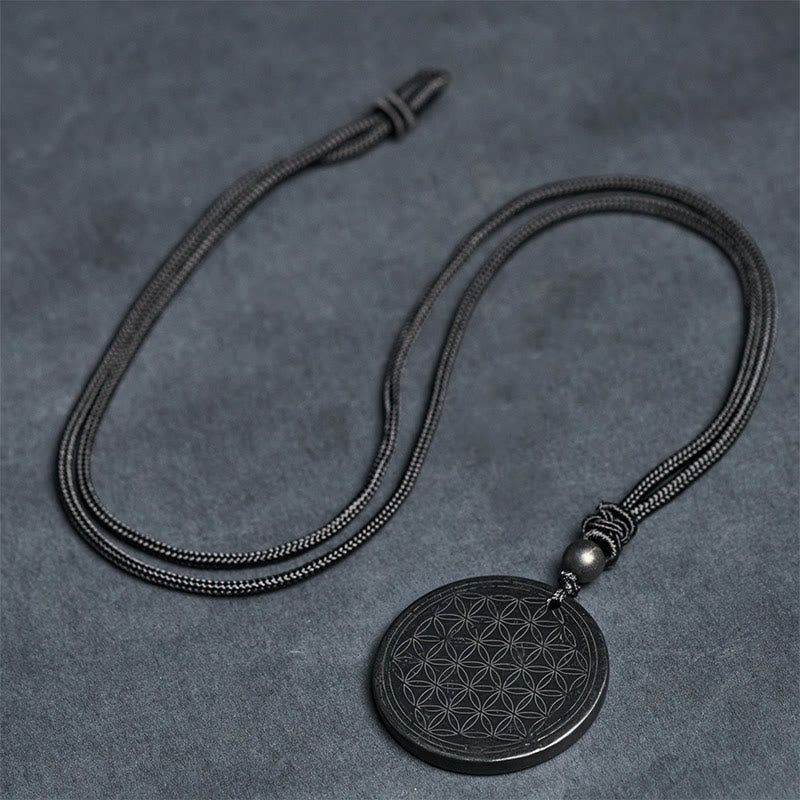 Collar con colgante de protección de piedra de shungita auténtica con diseño tallado de Buddha Stones - image 14