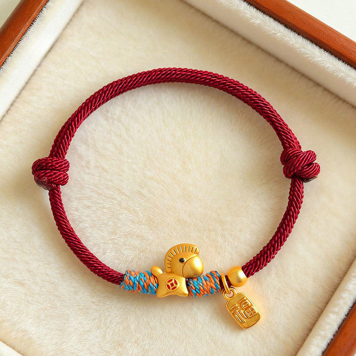 Pulsera trenzada con dijes del personaje Fu del Año del Caballo en plata de ley 999 con Buddha Stones - Caballo dorado de cuerda roja (circunferencia de la muñeca: 15-18 cm) - image 0