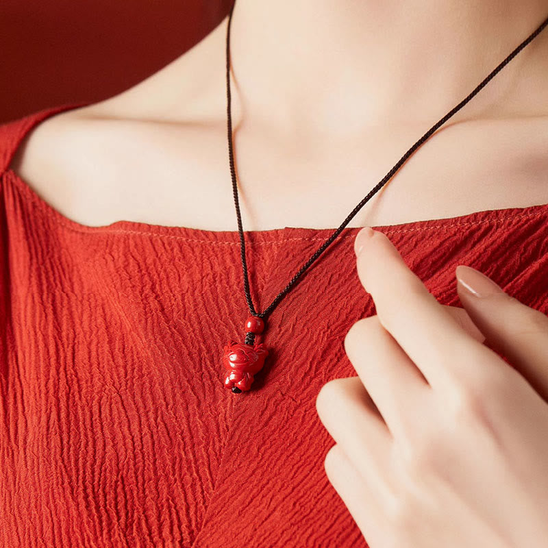 Collar con colgante de cuerda con bendición de cinabrio y diseño grabado del zodiaco chino con Buddha Stones del Año del Caballo - image 26