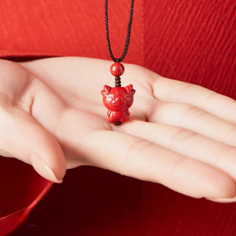 Collar con colgante de cuerda con bendición de cinabrio y diseño grabado del zodiaco chino con Buddha Stones del Año del Caballo - image 25
