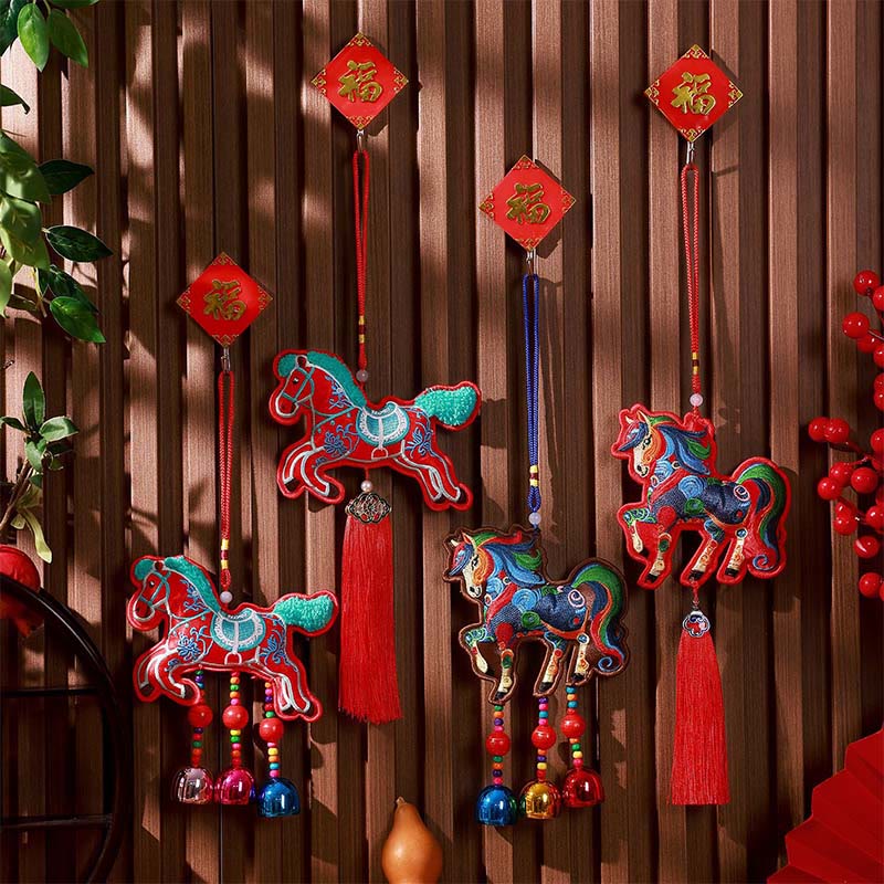 Adorno colgante con borlas y campana bordada con Buddha Stones del Año del Caballo - image 0