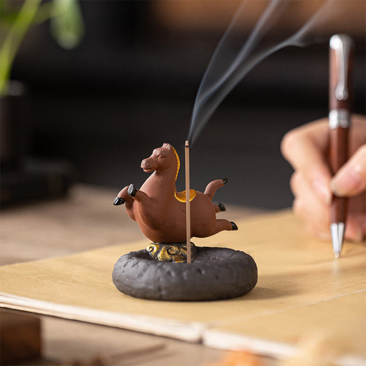 Quemador de incienso con Buddha Stones para el Año del Caballo 2026. - Caballo marrón volador (7,4 x 7,4 x 7,2 CM) - image 0