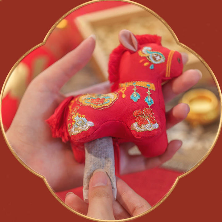 Adorno colgante con bordado de hilo rojo del Año del Caballo con Buddha Stones - image 3