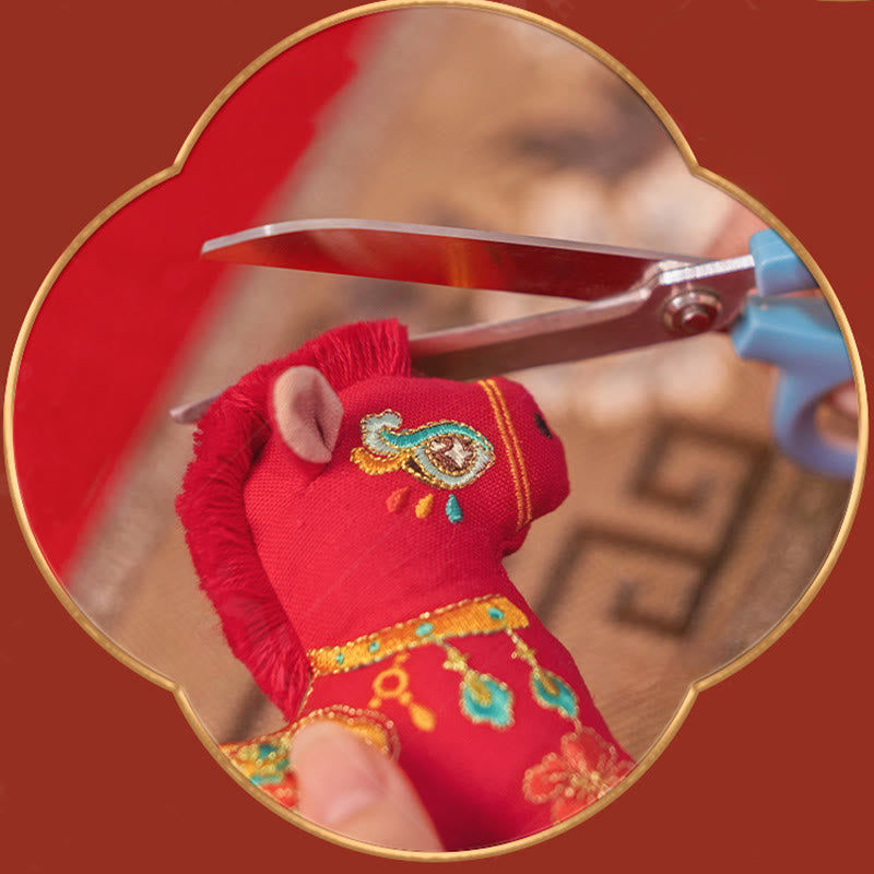 Adorno colgante con bordado de hilo rojo del Año del Caballo con Buddha Stones - image 7