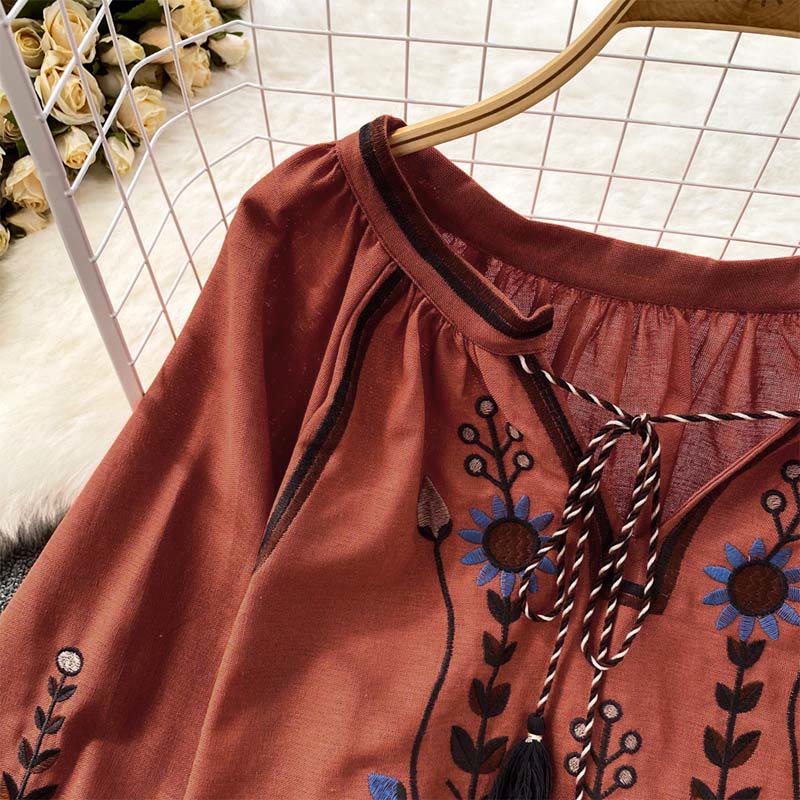 Camiseta de algodón y lino con cuello redondo para mujer, con bordado informal de flores y hojas de Buddha Stones  - image 19