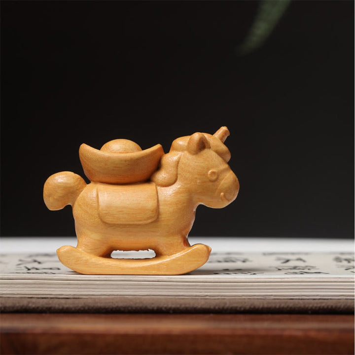 Buddha Stones Año del Caballo Sándalo Verde Sándalo Rojo Madera de Tilo Lingote Tallado Decoración Positiva - Madera de tilo (66*48*24 mm) - image 5