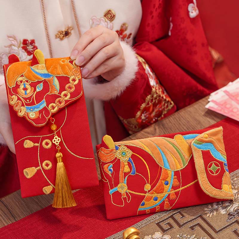 Bordado de Buddha Stones para el Año del Caballo 2026, sobre rojo chino con borlas - image 11