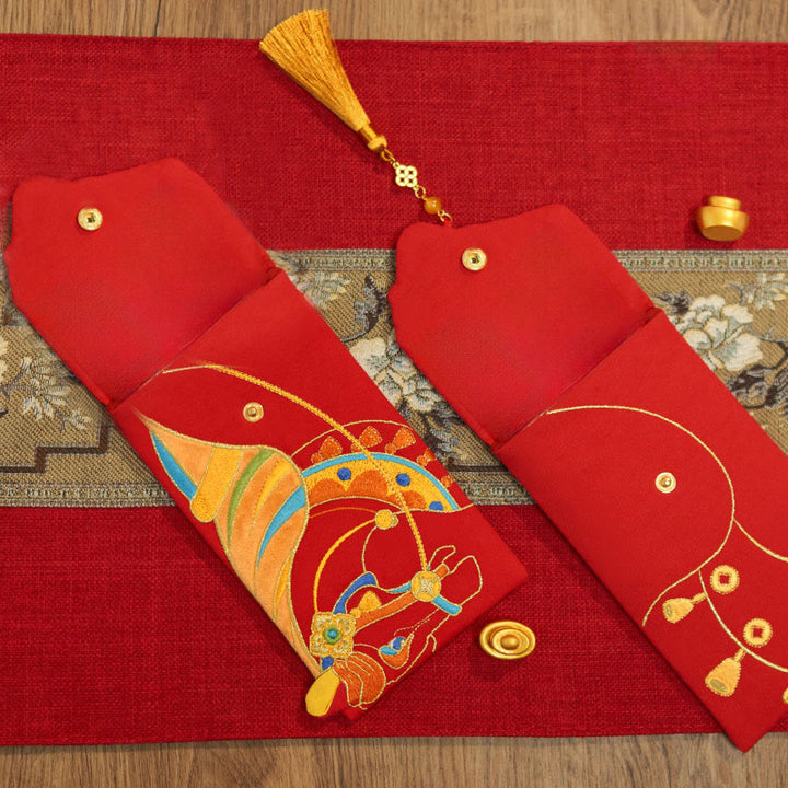 Bordado de Buddha Stones para el Año del Caballo 2026, sobre rojo chino con borlas - image 14