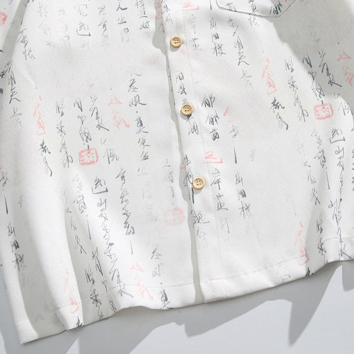 Buddha Stones Camisa de manga corta para hombre con bolsillo y diseño de rana con barra metálica y estampado de caligrafía - image 8