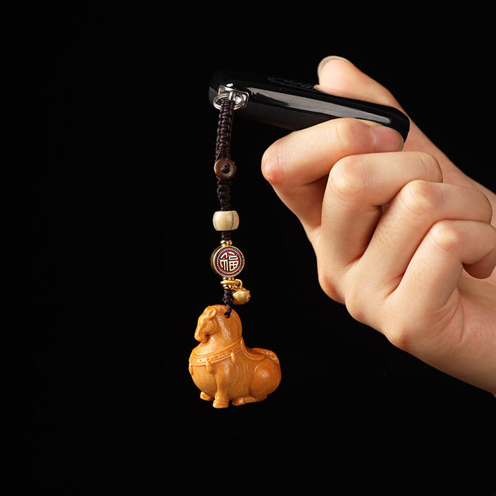 Buddha Stones Llavero de equilibrio de sándalo rojo con hojas pequeñas y personajes Fu del Año del Caballo - image 8