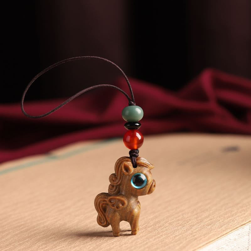 Buddha Stones Llavero relajante de sándalo rojo y sándalo verde con hoja pequeña del Año del Caballo - Decoración colgante de sándalo verde - image 5