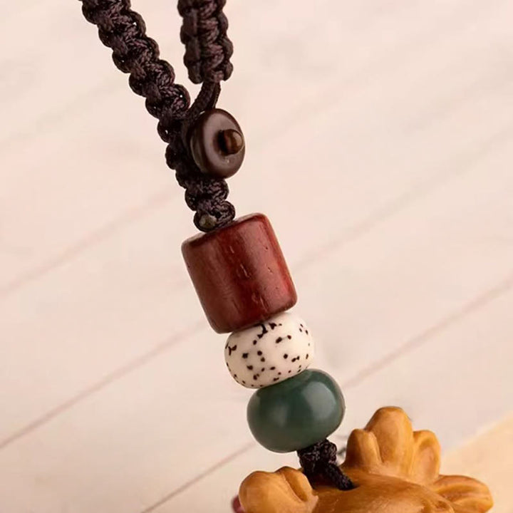 Buddha Stones Llavero con bendición de la semilla Bodhi de la luna, estrella y sándalo rojo del Año del Caballo - image 27