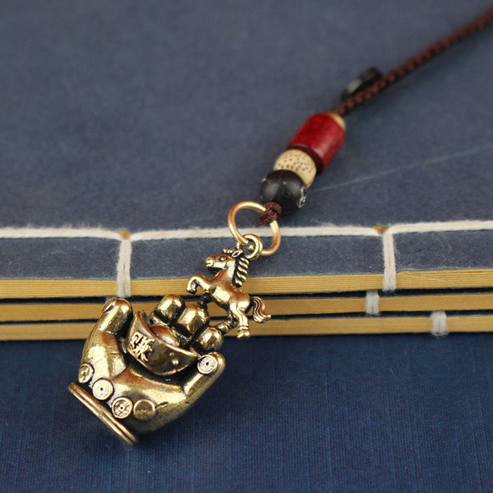 Buddha Stones Llavero con moneda de cinco emperadores, cuerda de cobre y latón del Año del Caballo - Caballo de cuentas de color amarillo claro y negro - image 1