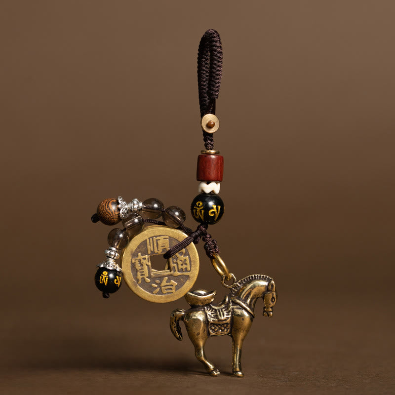 Buddha Stones Llavero con la protección del Om Mani Padme Hum, monedas de cobre y latón de los cinco emperadores del Año del Caballo - Lingote Om Mani Padme Hum Caballo (Tamaño: 36*31 mm) - image 0