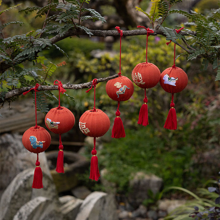 Buddha Stones Decoración colgante con bordado de fuerza del personaje Fu del Año del Caballo Rojo - image 15