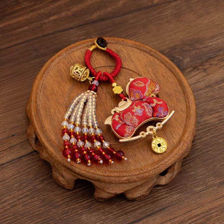 Buddha Stones Llavero de prosperidad con bordado del Año del Caballo - Caballo rojo (tamaño: 10 x 5 cm) - image 0