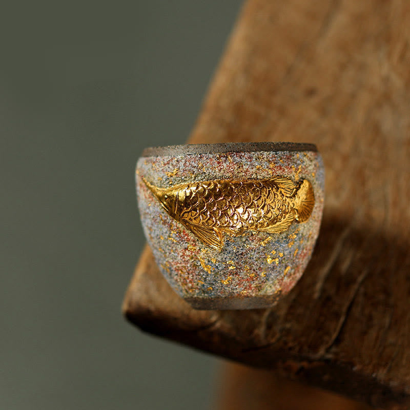 Buddha Stones Taza de té de cerámica con forma de pez koi Arowana dorado, taza de té Kung Fu - 6,5 cm x 6 cm x 125 ml - image 0