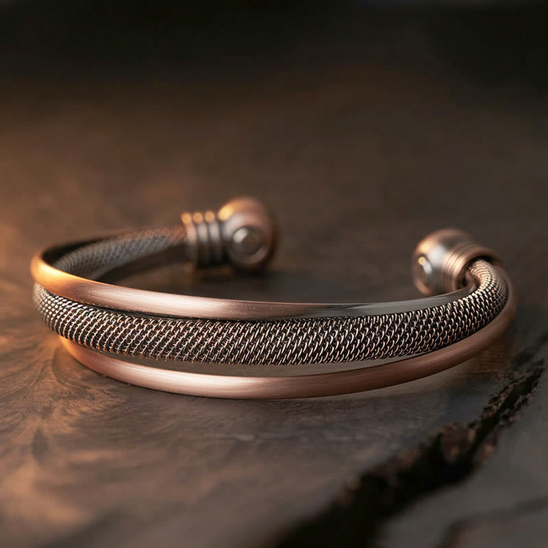 Buddha Stones Brazalete abierto de cobre trenzado con diseño de flores texturizadas retro para la suerte - Borde liso (diámetro interior: 59 mm) - image 0