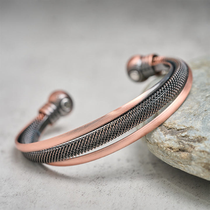 Buddha Stones Brazalete abierto de cobre trenzado con diseño de flores texturizadas retro para la suerte - image 1