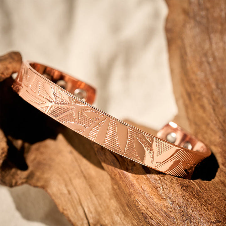 Buddha Stones Brazalete abierto de cobre con diseño de flor de rosa y equilibrio de la suerte - image 2