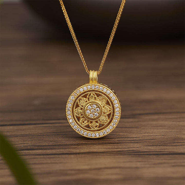 Buddha Stones Colgante de plata de ley 925 con ocho tesoros y bendición de Luo Pan - Plata de ley 925 (diámetro: 17 mm) - image 0