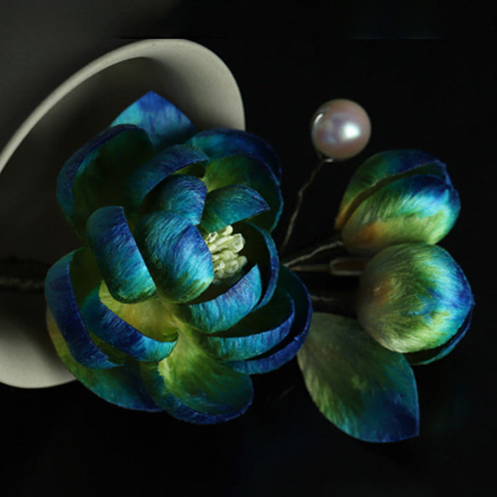 Buddha Stones Broche de protección con camelia de terciopelo de seda hecho a mano - image 4