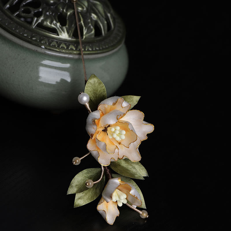 Buddha Stones Broche de la buena fortuna con flor de peonía dorada hecha a mano con arte de seda - image 11